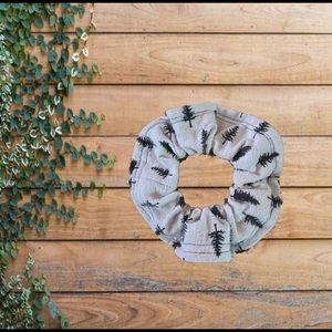 Cotton trees scrunchie